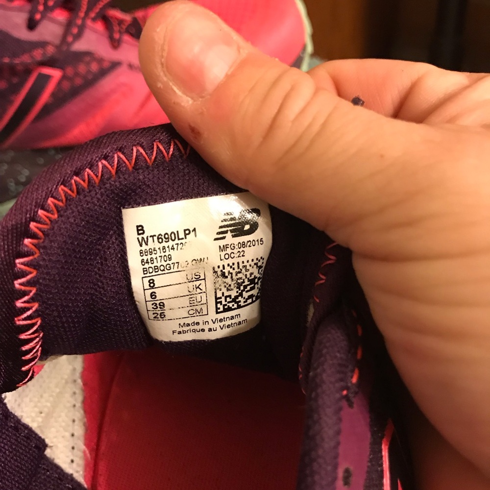 Used New Balance shoes - Picture 3 of 4